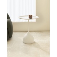 Table basse mobile miniature de style crème, table d'appoint de luxe avec fer forgé pour balcon, design créatif