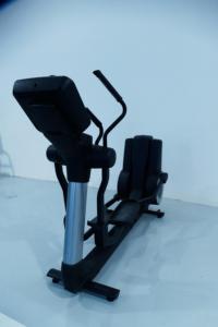 Vente en gros d'appareils elliptiques commerciaux auto-alimentés, simulateurs de course, équipement de gym OEM - Product Image 5
