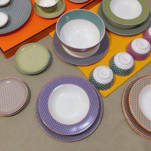 ชุดจานชามพอร์ซเลนสำหรับอาหารค่ำโบนไชน่าหรูหราสไตล์ยุโรป - Product Image 3