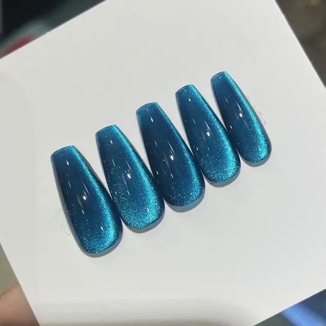 UOMEEI Vente Cristal Cat Eye Gel Polonais Mer Herbe Bleu Internet Sensation Populaire Nail Enhancement avec LED Lampe 15g Art Tips