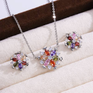 Conjunto de Joyería de Zirconia de Colores Mixtos a la Moda - 6 Estilos de Conjuntos de Collar y Aretes de Cristal Brillante para Mujeres, Bodas y Fiestas - Product Image 2