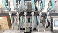 Machine de remplissage automatique à 6 têtes avec pompe à engrenages servo, en acier inoxydable 304, anti-goutte, pour liquides et pâtes, adaptée à différents types de bouteilles