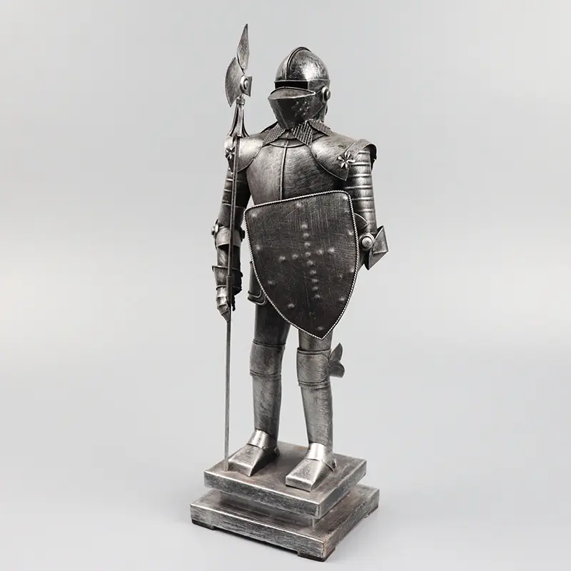 מכירה ישירה במפעל בציר מימי הביניים מתכת לוחם סימולציה פיסול בעבודת יד ברזל שריון אביר פסל קישוט דקור מלאכת יד