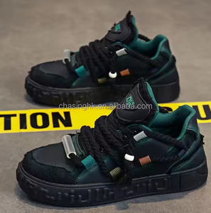 รองเท้าลำลองสไตล์เกาหลีแบบใหม่ ระบายอากาศได้ดี สำหรับผู้ชาย วัยรุ่น แฟชั่นทันสมัย รองเท้าทรงแบนแบบสเก็ตบอร์ด - Product Image 1