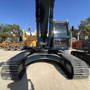 Excavatrice lourde d'occasion Hyundai 305LC-9T avec moteur Cummins, faible nombre d'heures, 90% neuve, 30 tonnes, avec godet de 1,38 m, modèle 2024 - Product Image 3