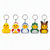 Porte-clés en PVC motif canard de dessin animé, 5 styles d'animaux (Renne, Requin, Dinosaure), avec anneau métallique, breloque de sac, vente en gros OEM