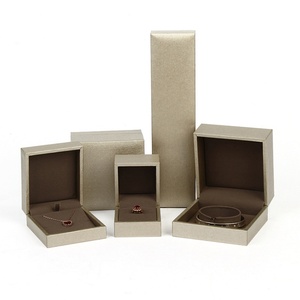 Romantic Sweet Luxury Small Velvet Engagement Ring <b>Box</b> Ring Jewelry <b>Packing</b> <b>Box</b> - Product Image 3