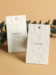 Thẻ treo bán buôn tùy chỉnh, thiết kế logo trên giấy đặc biệt, thẻ treo ép nổi dành cho quần áo - Product Image 2