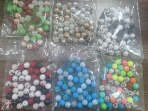 50 Stück Packung Neue Maßgefertigte Kaugummi-farbige Grobe Acrylperlen im Großhandel, Gemischtes Set für Kinder und Mädchen zur Schmuckherstellung, 20mm - Product Image 6