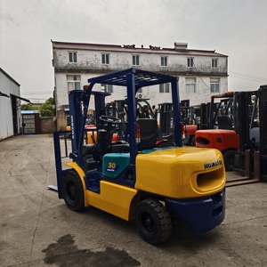 Montacargas Diésel Komatsu FD30 Usado de 3 Toneladas, con Mástil de Dos Etapas, Neumáticos Sólidos para Terreno Accidentado, Industria de Materiales de Construcción - Product Image 5