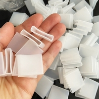 En gros : Protège-jupe antidérapants en silicone, Anneaux antidérapants pour jupes, Clips transparents pour pantalons, Housses antidérapantes en silicone