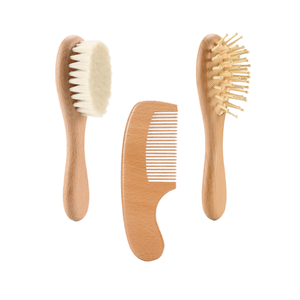 Coffret Professionnel Naturel de Brosses Douces en Poils de Chèvre et Peigne en Bois Écologique pour Bébé, Soin Doux pour Cheveux et Peau de Nouveau-né - Product Image 1