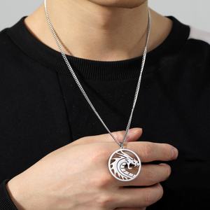 Colliers de pendentifs ronds de <span class=keywords><strong>dragon</strong></span> vintage pour hommes et femmes ornements de mascotte Chaînes de cou de <span class=keywords><strong>totem</strong></span> Cadeaux de bijoux en acier inoxydable - Product Image 4