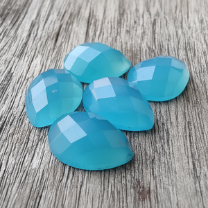 พลอยแคลเซโดนีสีน้ำเงินธรรมชาติทรงลูกแพร์ ยี่ห้อลาวีรา ขายส่ง ของแท้จาก TR มีทุกขนาด พร้อมใบรับรอง IGI - Product Image 1