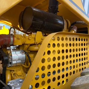 Rullo Compattatore Vibrante Monotamburo CAT CS-683E Efficiente, Motore Diesel/Benzina 129kW, Pompa Motore 332kN - Product Image 5