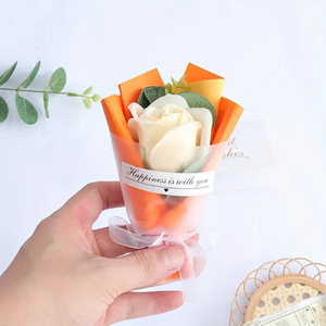 Vente en gros <span class=keywords><strong>de</strong></span> mini <span class=keywords><strong>bouquet</strong></span> <span class=keywords><strong>de</strong></span> <span class=keywords><strong>fleurs</strong></span> <span class=keywords><strong>de</strong></span> savon pour la Saint-Valentin, décoration <span class=keywords><strong>de</strong></span> boîte-cadeau <span class=keywords><strong>de</strong></span> <span class=keywords><strong>bouquet</strong></span> <span class=keywords><strong>de</strong></span> <span class=keywords><strong>fleurs</strong></span> <span class=keywords><strong>séchées</strong></span> mignon et créatif - Product Image 6