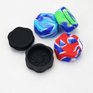 Broyeurs à herbes en silicone personnalisés en 2 parties avec compartiment intégré pour le broyage du tabac et des fleurs, et pour le papier à rouler les cigarettes - Product Image 4