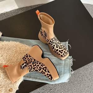 Botas de Mujer de Cuero Genuino Impermeables, Modernas y Más Vendidas, con Cremallera Trasera y Tacones Altos y Gruesos - Product Image 2