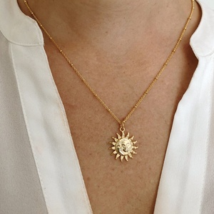 <span class=keywords><strong>2022</strong></span> à la mode minimaliste 18K plaqué or collier en acier inoxydable délicat lune et soleil lien chaîne maman cadeau pour <span class=keywords><strong>les</strong></span> femmes - Product Image 2