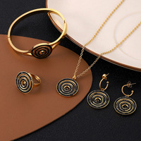 Exagéré Noir En Acier Inoxydable Couleur Transfrontalière Personnalisé Anneau Bracelet Collier Ensemble Spirale Moustique Chaînes De Mode
