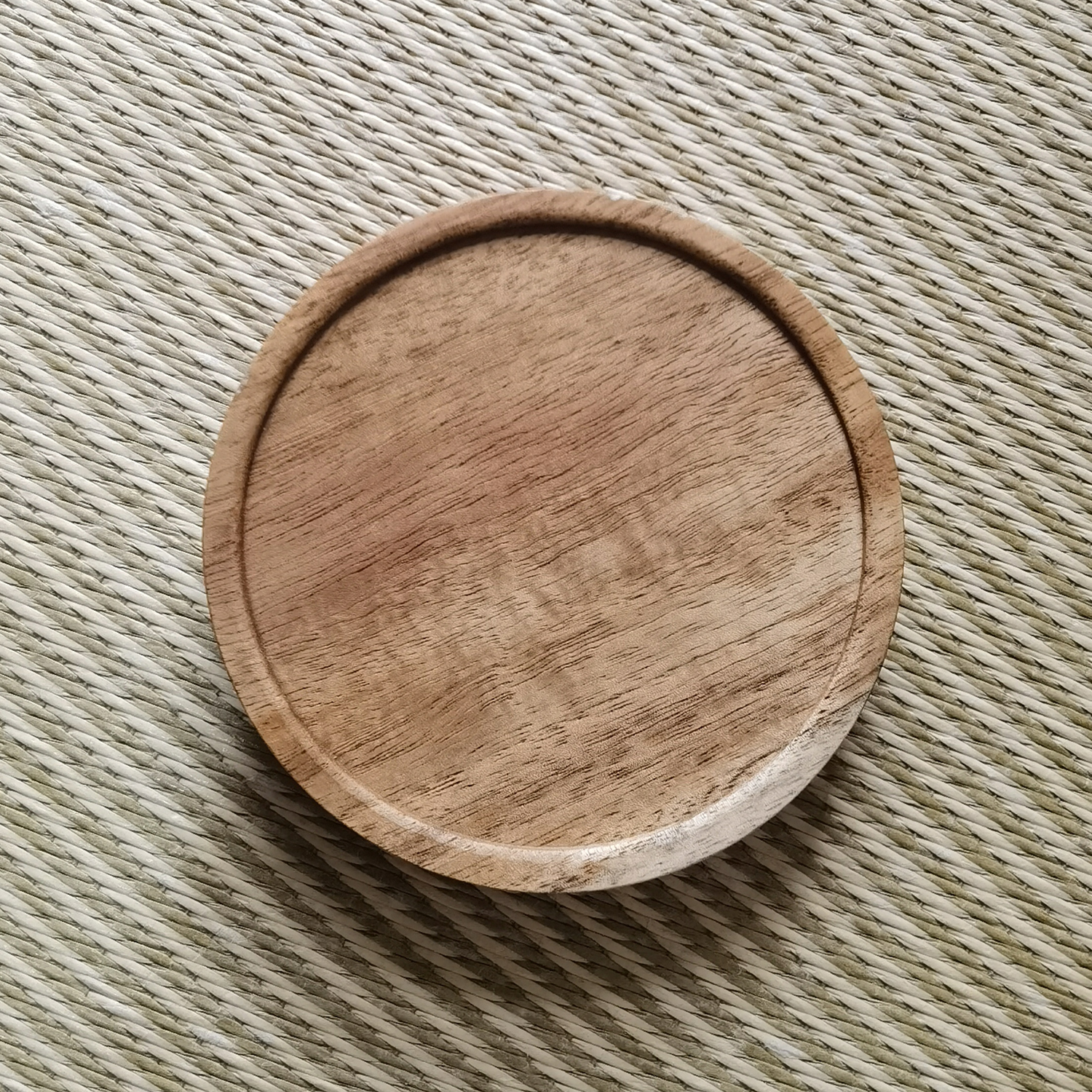 Couvercle en bois brun