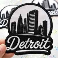 Patchs brodés noir et blanc de 3 pouces avec motif de la ligne de skyline de Detroit, en stock, thermocollants pour chapeaux et vêtements