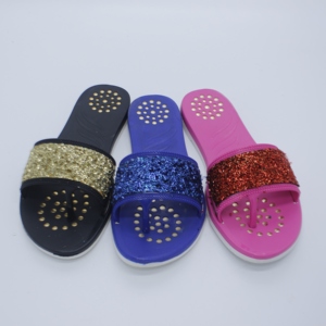 Женские летние шлепанцы из ПВХ с открытым носком - Product Image 1