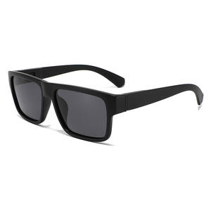 Lunettes de soleil carrées classiques pour hommes, polarisées, protection UV400, monture noire en PC, verres TAC, protection solaire, pour la pêche - Product Image 1