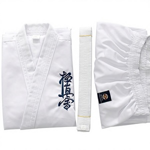 <span class=keywords><strong>Kimono</strong></span> de karaté Kyokushin blanc de haute qualité, uniforme de karaté, approuvé par la WKF, <span class=keywords><strong>Kata</strong></span> Gold Master, unisexe, directement du fournisseur chinois - Product Image 1