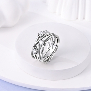 Anello Classico da Donna per Matrimonio con Design 3D Moderno, in Acciaio Inossidabile Lucidato, Finitura in Oro PVD 18K, con <span class=keywords><strong>Zirconia</strong></span> Cubica - Product Image 4