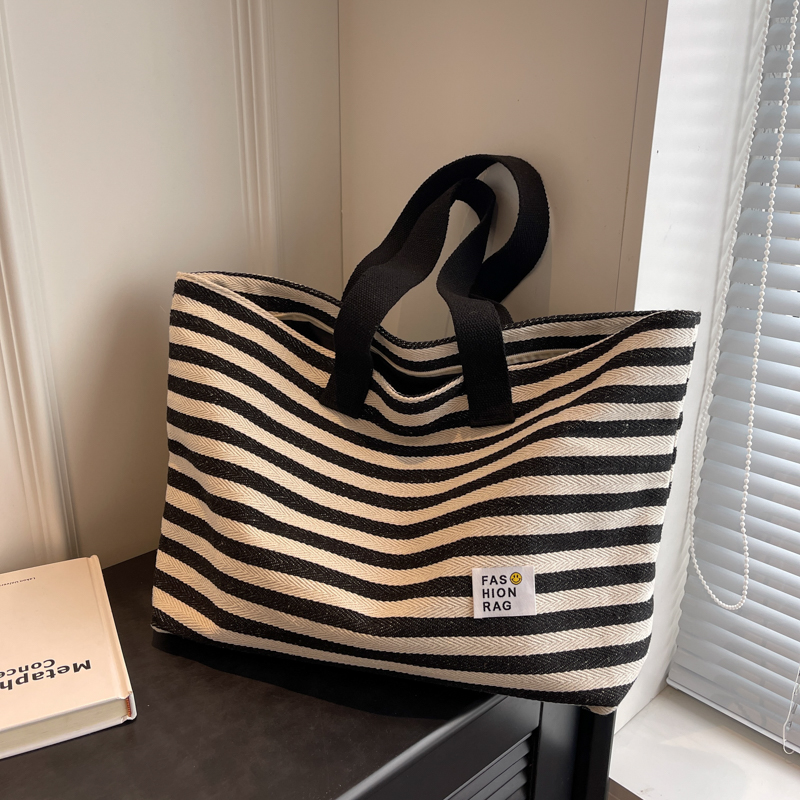 Assicurazione sulla raccolta e consegna Big-Black