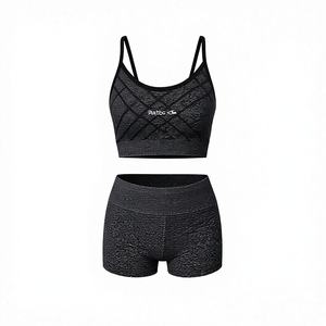 Conjunto Deportivo de Dos Piezas para Mujer Platbe, Top de Malla con Tirantes + Pantalones Cortos SZ-27 para Entrenamiento y Flexibilidad - Product Image 1