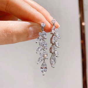 Orecchini Lunghi a Foglia alla Moda per Donne, Stile Naturale, Accessori per Orecchie da Indossare Quotidianamente, per Outfit Casual e Regalo - Product Image 5