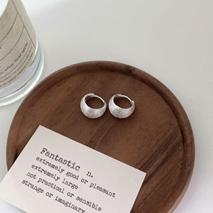 Boucles d'oreilles en argent sterling 925 en forme de goutte d'eau pour femmes, bijoux minimalistes à porter au quotidien - Product Image 2