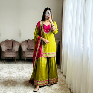 Ensemble indien pakistanais vert et rose, sherwani en velours brodé, palazzo, dupatta, tenue traditionnelle festive - Product Image 1