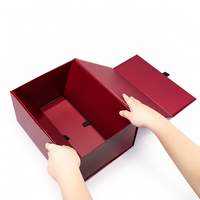 Boîtes pliantes magnétiques en papier couché avec impression personnalisée en gros, emballage haut de gamme pour chaussures et vêtements