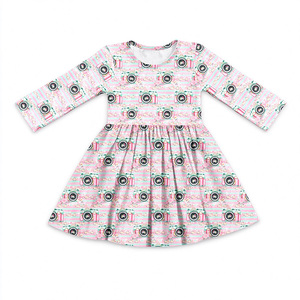 Robe imprimée en soie de lait pour filles, motif mignon appareil photo et princesse rose, robe tourbillon à manches longues / tenue jupe à bretelles pour filles - Product Image 4