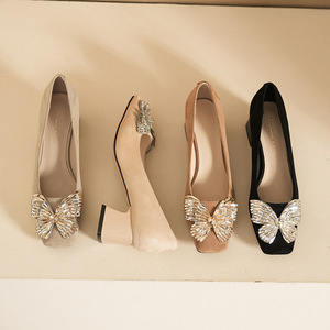 Zapatos de Tacón de Terciopelo para Mujer 5688C-179, Tacón Grueso, Punta Cuadrada, Decorados con Lazo, Tacón Medio, Cómodos y Elegantes - Product Image 1