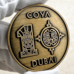Pièces commémoratives 2D en métal plaqué or antique, souvenirs personnalisés avec logo de restaurant de Dubaï, artisanat métallique de collection très prisé - Product Image 1