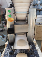 Machine automatique à fabriquer des enveloppes de raviolis, machine à samosas, machine à former des peaux de wontons pour usage commercial en boulangerie et restaurant