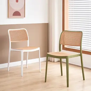 Özel mobilya Rattan mobilya restoran yemek Pp plastik Rattan sandalyeler istiflenebilir dayanıklı arkalığı yemek sandalyesi