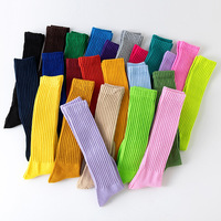 Chaussettes longues moelleuses confortables d'hiver avec logo personnalisé Bas Scrunch colorés Chaussettes épaisses et souples Vente en gros