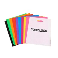 Sac en plastique à poignée PE-BD/PE-HD avec conception de logo imprimé personnalisé sac découpé sac à provisions pour l'emballage de vêtements/chaussures