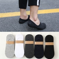 Vente en gros de chaussettes bateau courtes anti-odeurs pour hommes, absorbant la sueur, chaussettes mi-jambes minces invisibles pour le printemps