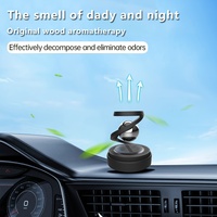 Accessoire de parfum de voiture de haute qualité avec énergie solaire et système de diffusion d'aromathérapie rotatif