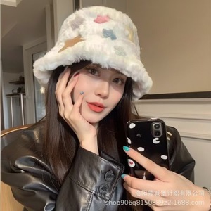 Gorro de lana blanco con estrellas para mujer, estilo adelgazante para el rostro, cálido para el invierno - Product Image 2