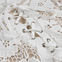 Nouvelle Robe Midi Élégante et Décontractée pour Femme, Coupe Moulante, Sans Manches, Épaules Dénudées, Taille Naturelle, Dentelle Unie, Idéale pour les Fêtes