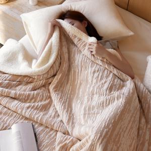 Manta de patrón floral grueso de primera calidad para una comodidad acogedora, nuevo viaje en casa, técnicas de punto teñidas lechosas cálidas para el invierno - Product Image 6