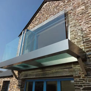 Rampe <span class=keywords><strong>de</strong></span> balcon personnalisée Clôture en panneau <span class=keywords><strong>de</strong></span> verre trempé Canal en U pour terrasse extérieure Base <span class=keywords><strong>de</strong></span> barrière en verre Garde-corps en verre pour chaussures - Product Image 1