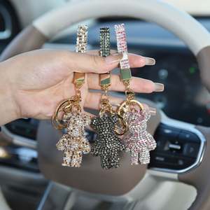 Llavero de lujo vintage con oso de cristal y diseño de metal con diamantes de imitación - Regalo de cumpleaños para llavero de coche y adorno de bolso - Product Image 4